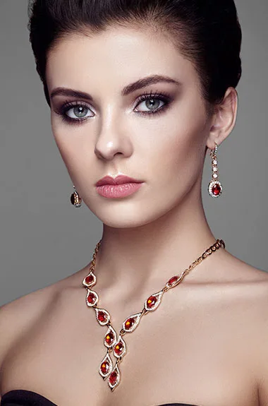 services-menu-2 Necklace wearing by a beautiful lady